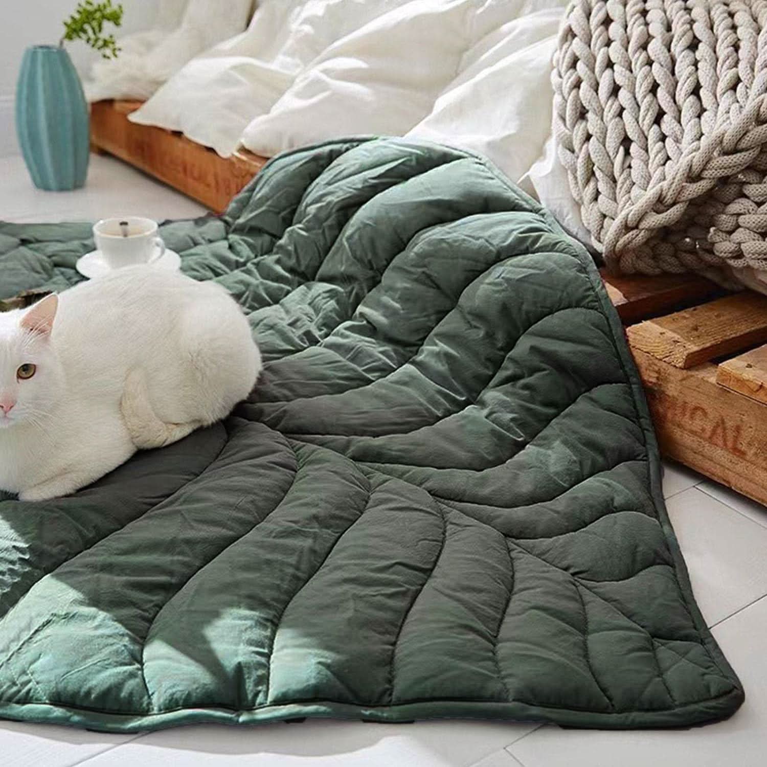 Colchoneta Protectora de Sofa Mascotas con Forma de Hoja - Image 30