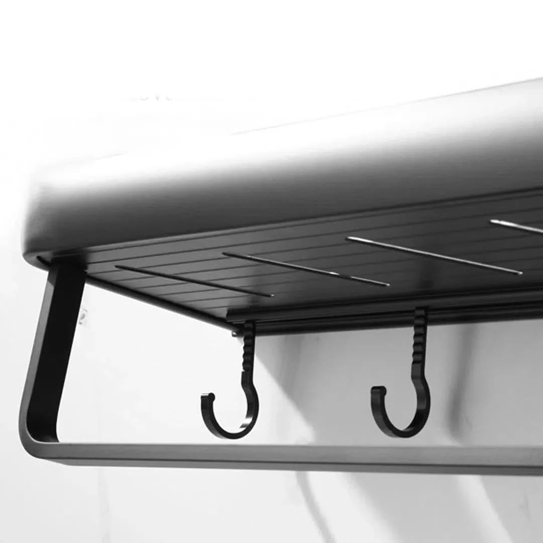Estante Bruvik para Baño Minimalista con Toallero y Ganchos - Image 4
