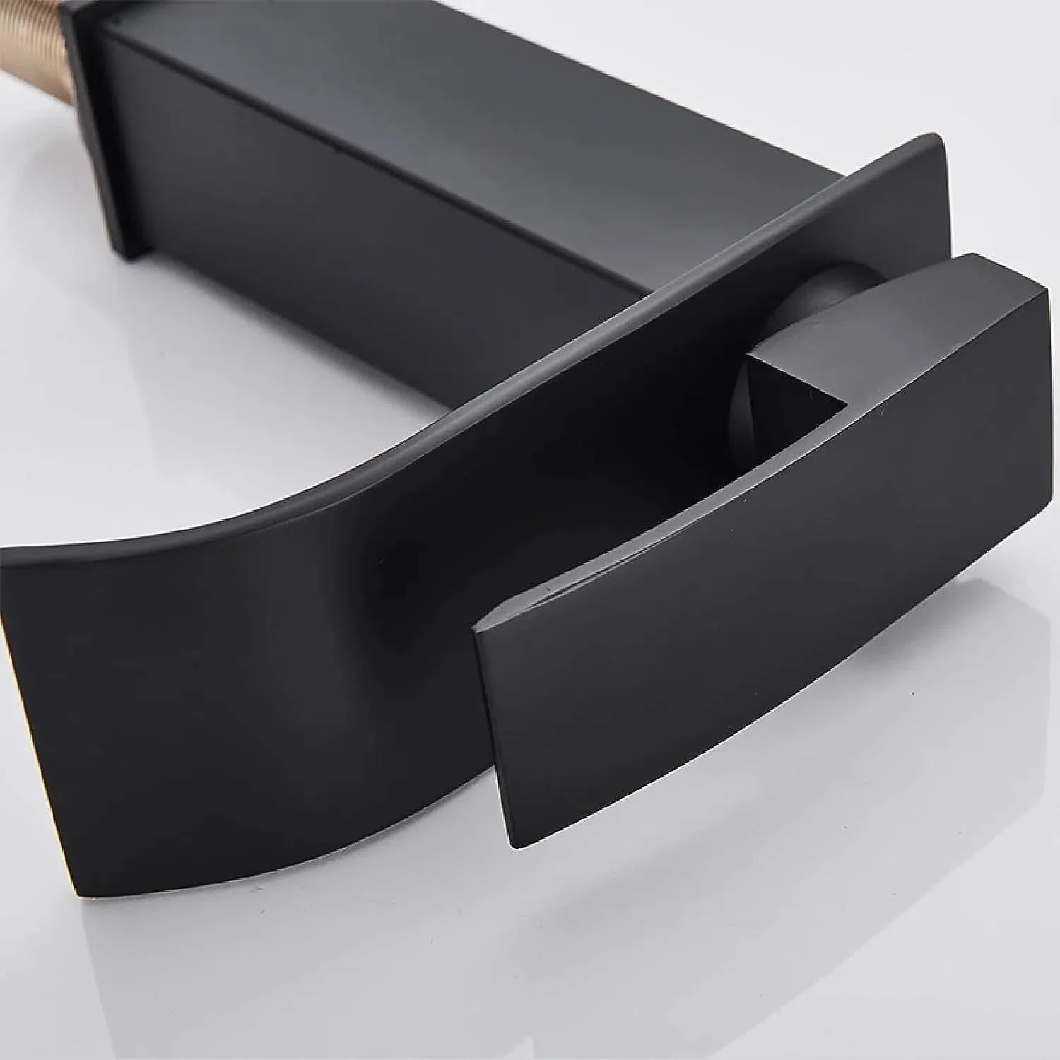Monocomando Mezclador Cascada para Baño - Image 4